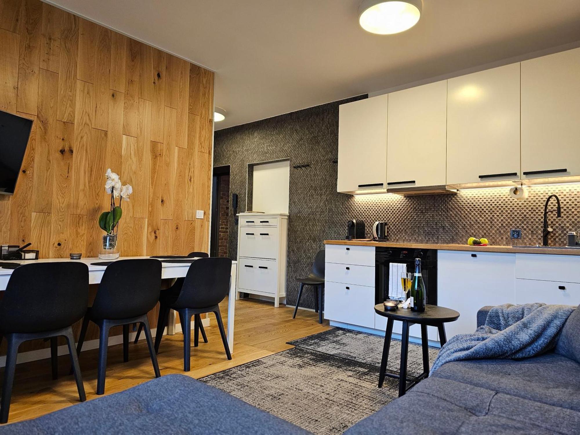 Urban Apartments Premium No 3, Free Private Parking, Self Check-In Chorzów Kültér fotó