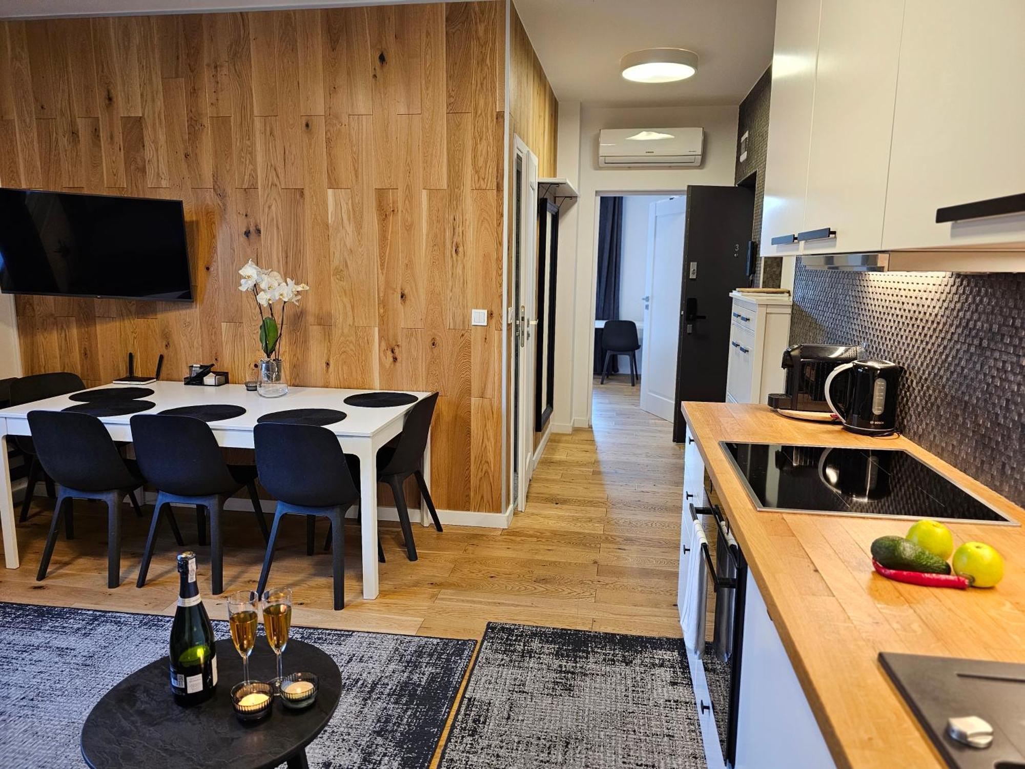 Urban Apartments Premium No 3, Free Private Parking, Self Check-In Chorzów Kültér fotó